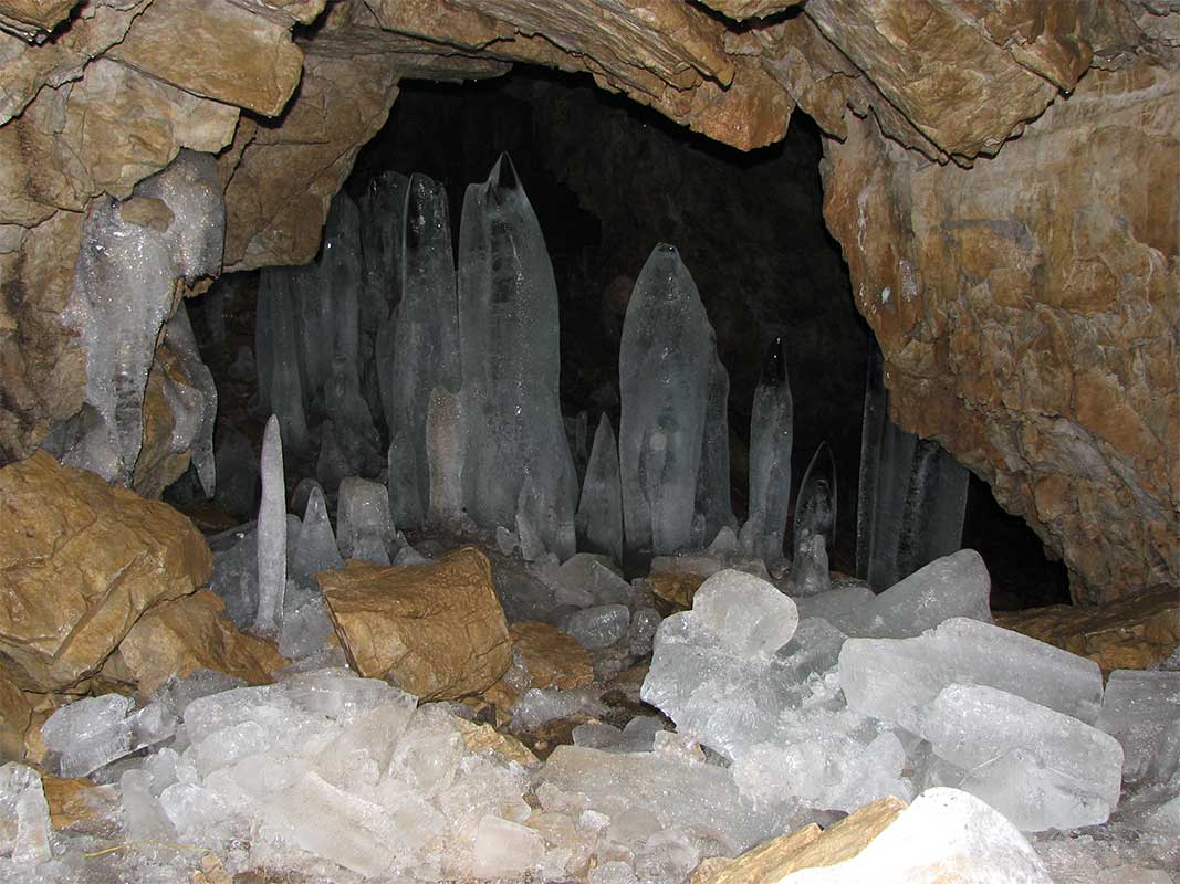 معروف ترین غارهای ایران، غار یخ مراد