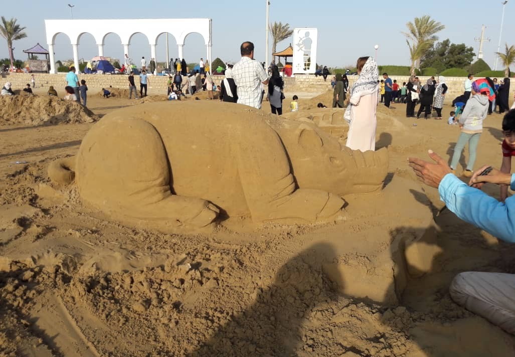 سواحل گناوه | بهترین جاهای دیدنی گناوه | جشنواره مجسمه