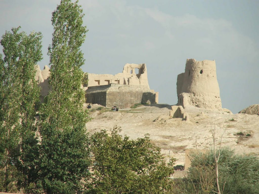 روستای کاج همدان