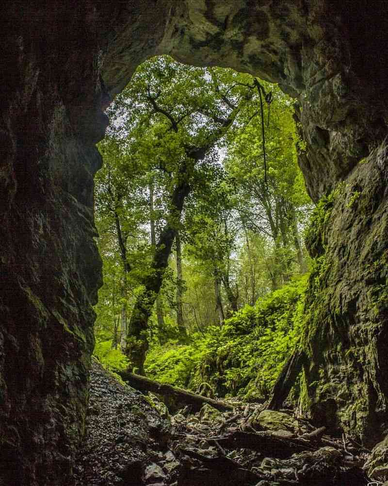 غار آویشو ، گردشگری شمال ایران
