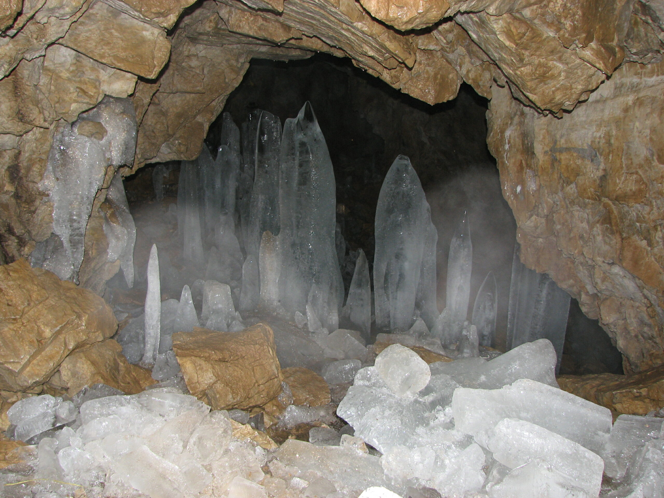 غار یخ مراد ،گردشگری کرج