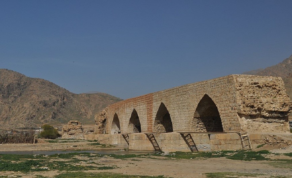 پل‌ شاپوری‌ خرم آباد 