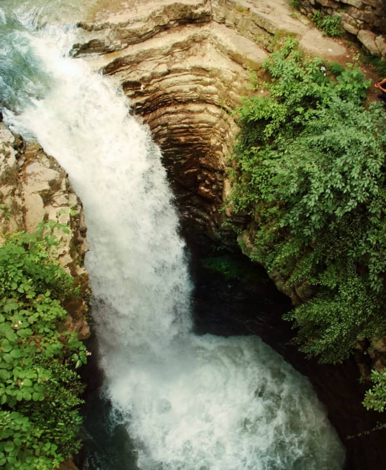 جاذبه گردشگری آبشار ویسادار استان گیلان