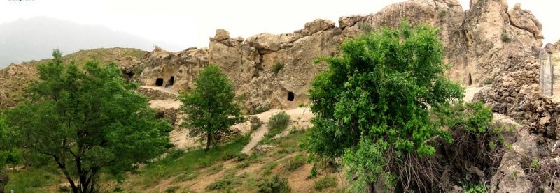 غار سنگی حسین کوهکن