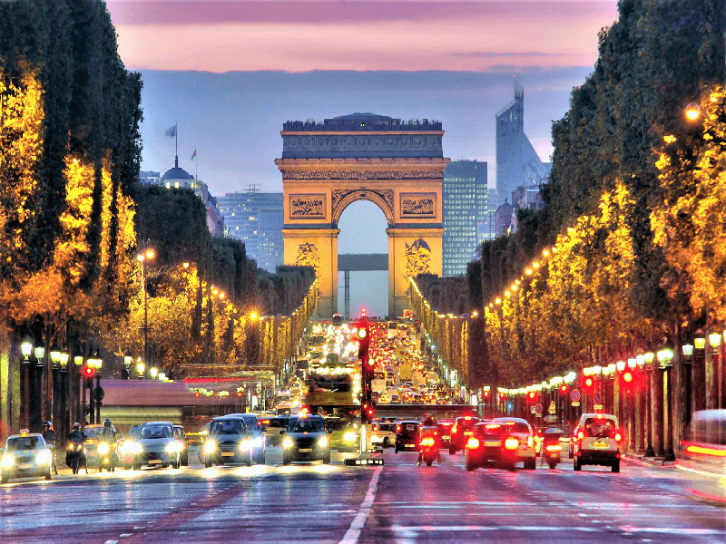 خیابان معروف شانزلیزه پاریس