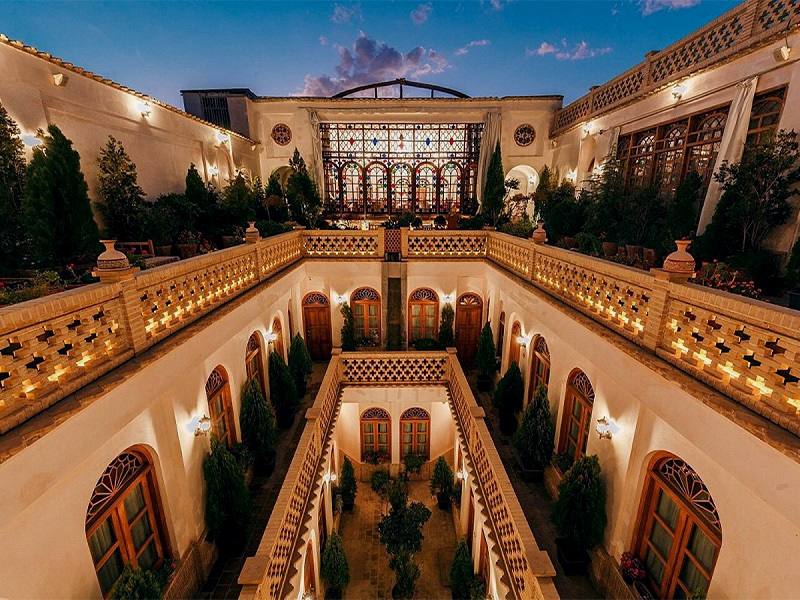 هتل قصر منشی اصفهان