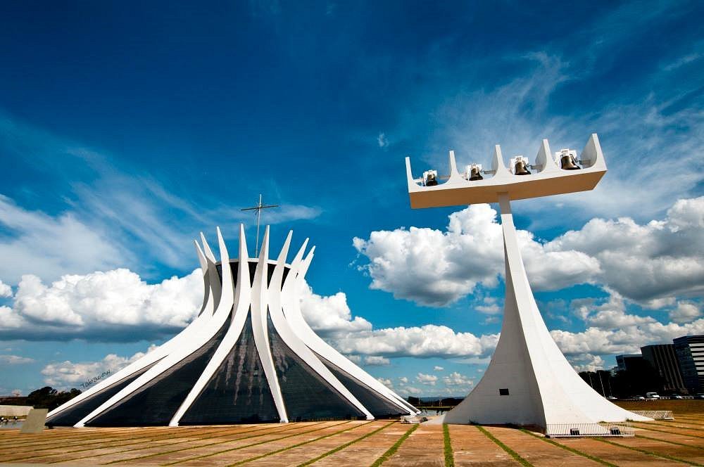 کلیسای بزرگ متروپولیتانا نوسا سنورا آپارسیدا برازیلیا