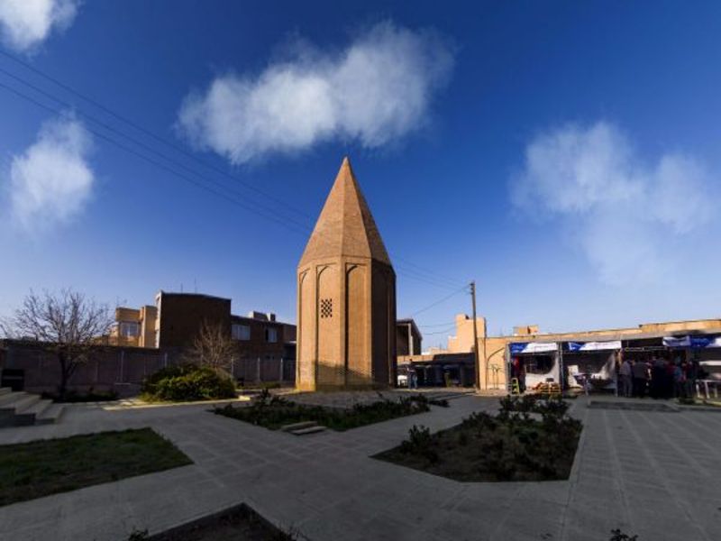 برج قربان بنای تاریخی همدان