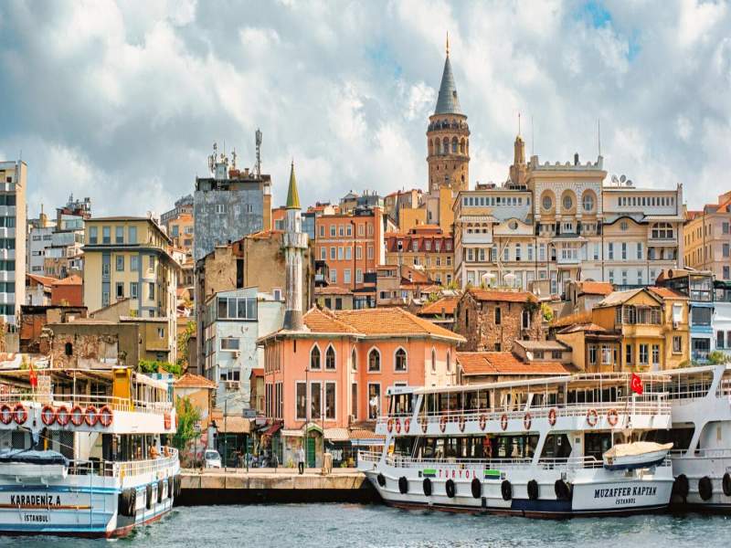 سفر به استانبول با تور به صرفه است یا شخصی؟