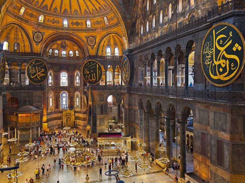 سفر به استانبول با تور به صرفه است یا شخصی؟