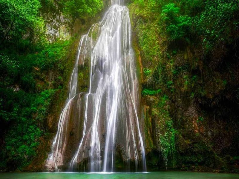 آبشار سنگ لوه در نزدیکی دریاچه الندان ساری