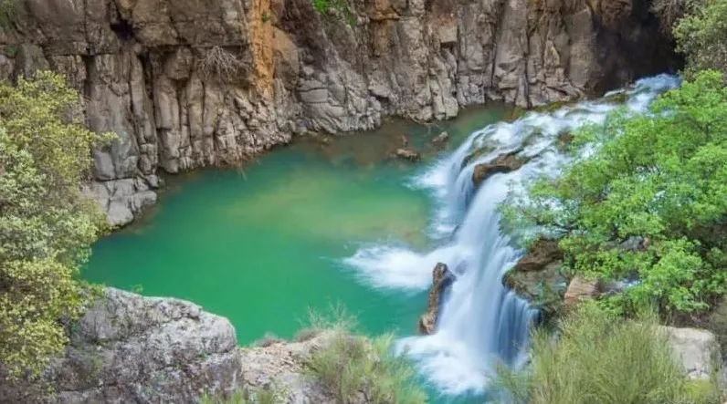 آبشار دشت ارژن