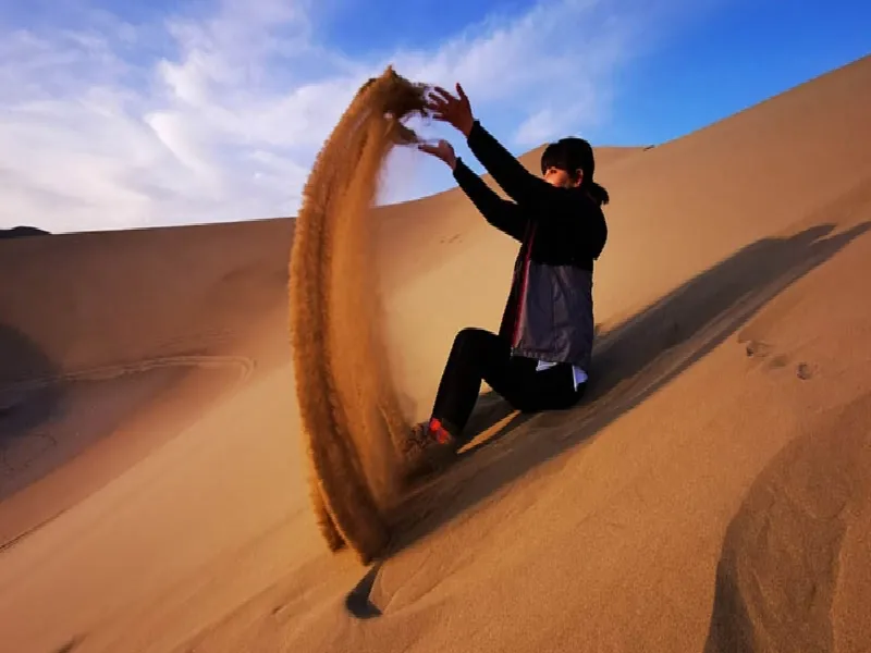 ۵ فعالیت هیجان‌انگیز در ورزنه: از پاراگلایدر تا سافاری