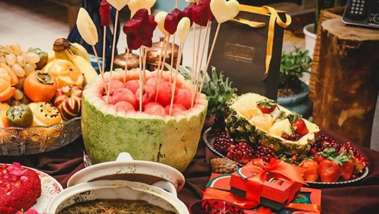 میز یلدا برای دو نفر